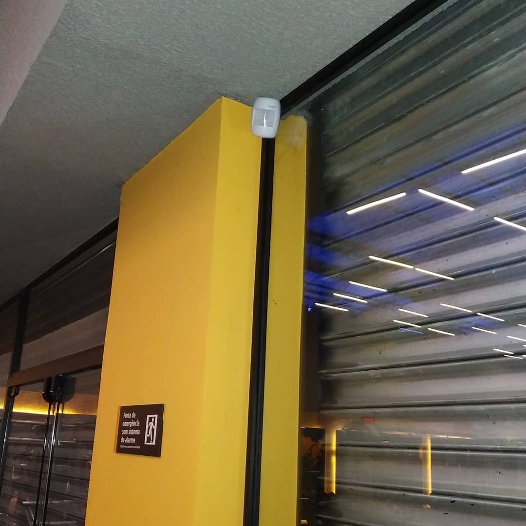 Instalação de alarme de segurança sem fio